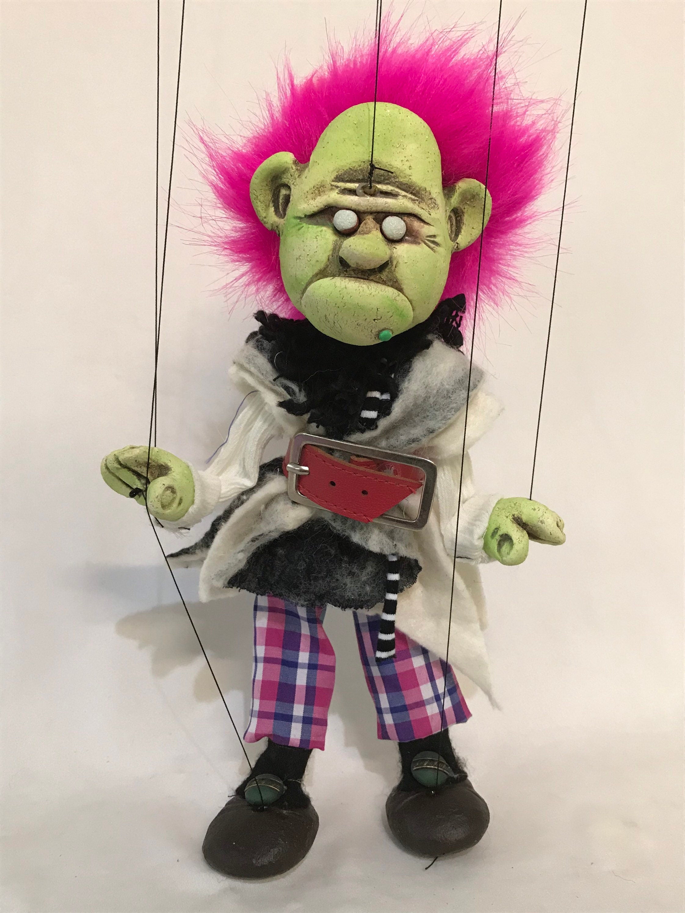 Madge Mugwort: Zombie Marionette
