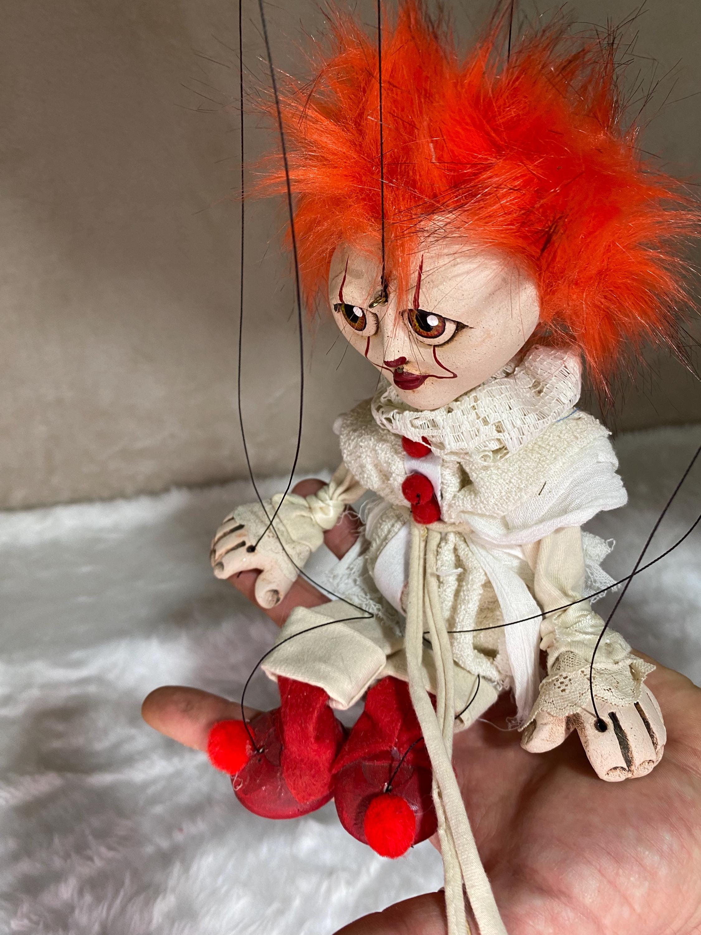 Pennywise the Dancing Clown: Cosplay Marionette Puppet
