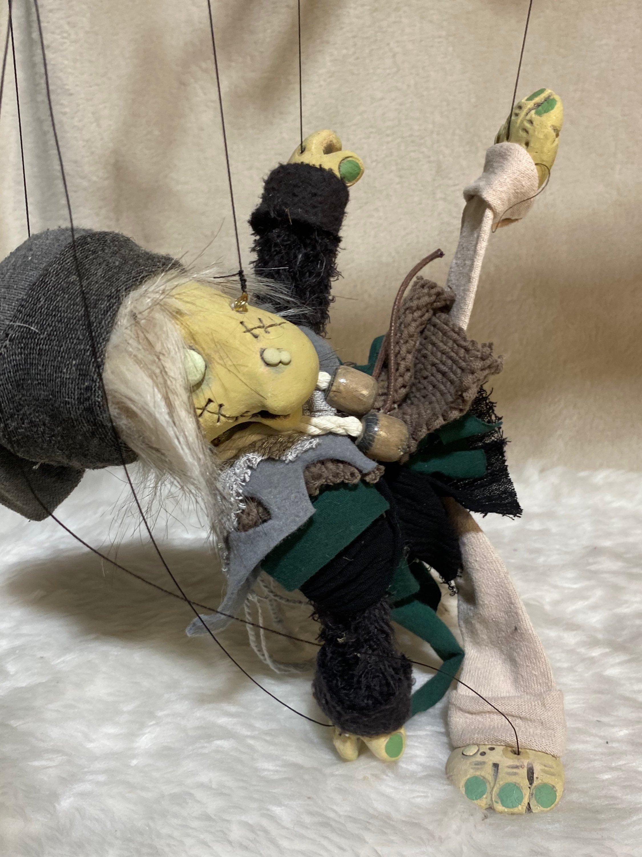 Grogg - a Zombling marionette