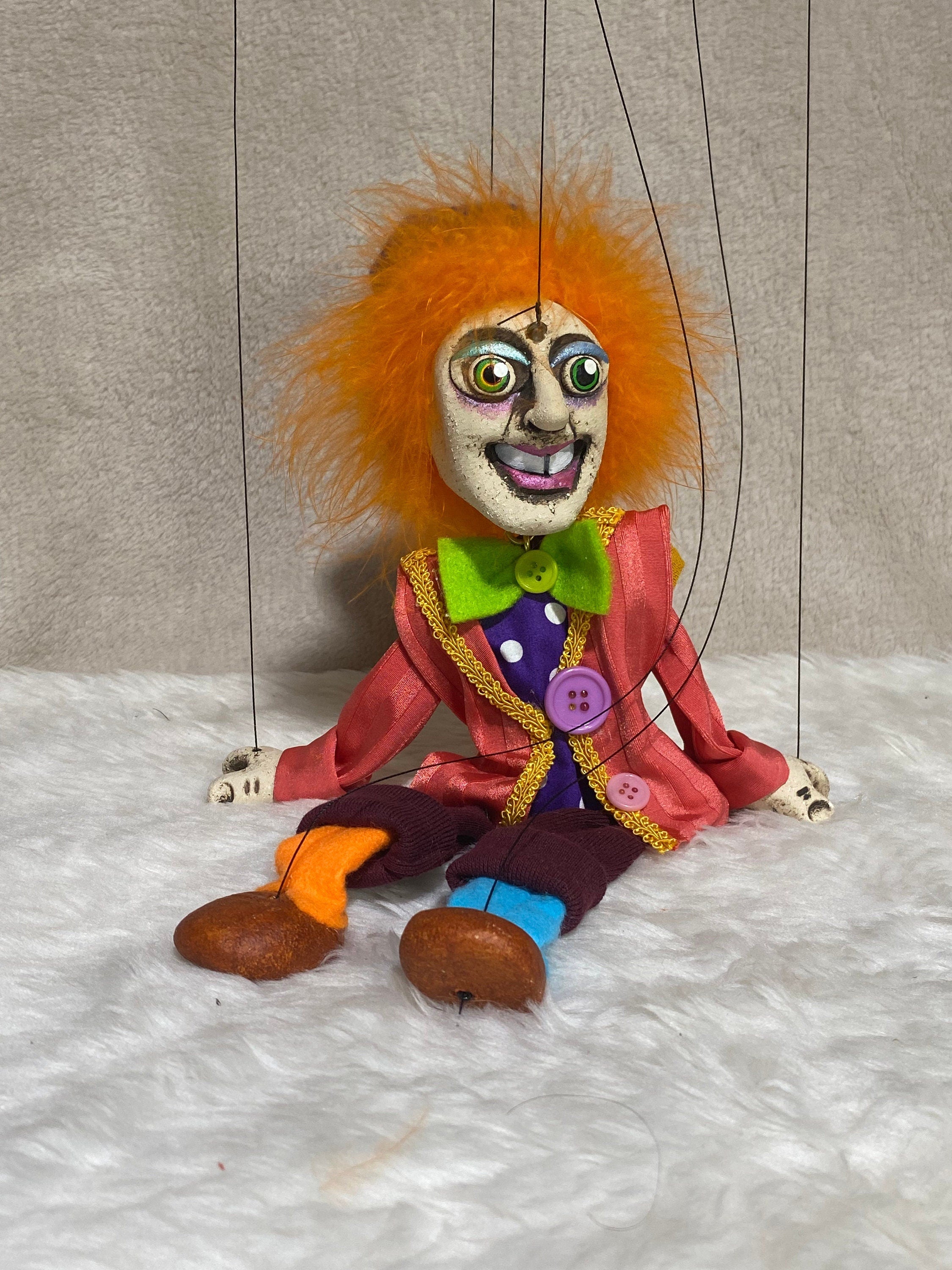 The Mad Hatter: Alice in Wonderland Marionette Puppet