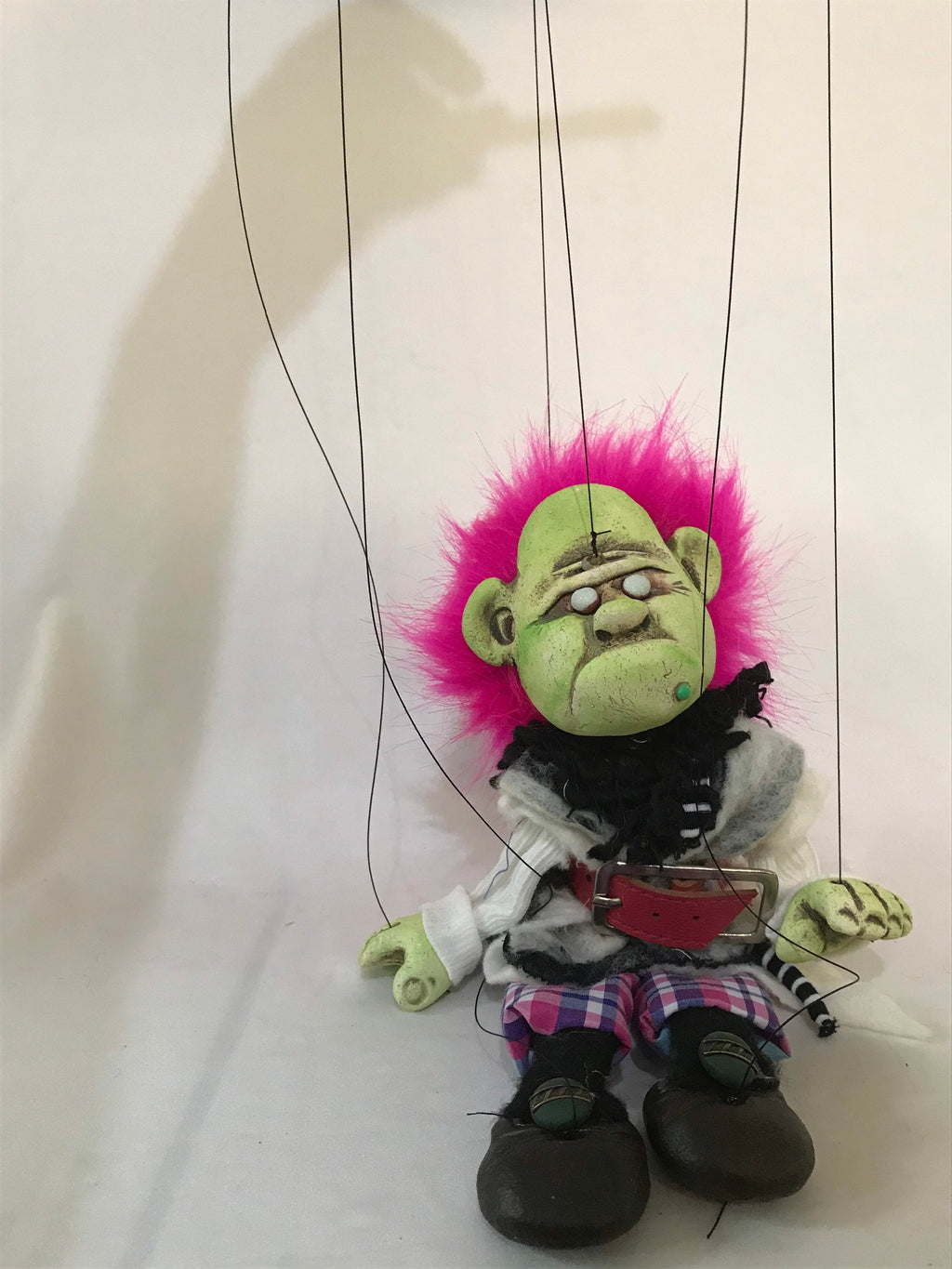 Madge Mugwort: Zombie Marionette