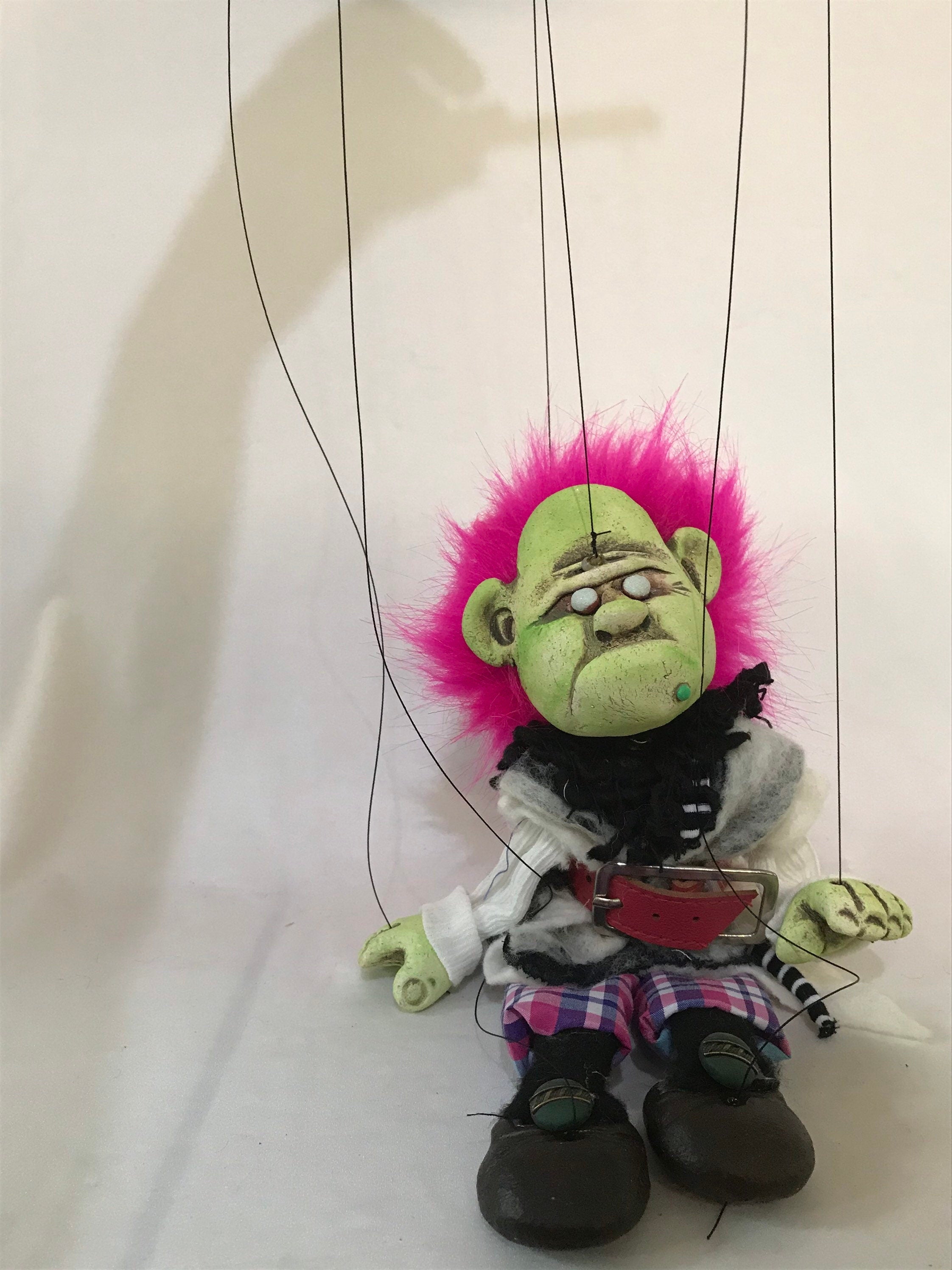 Madge Mugwort: Zombie Marionette
