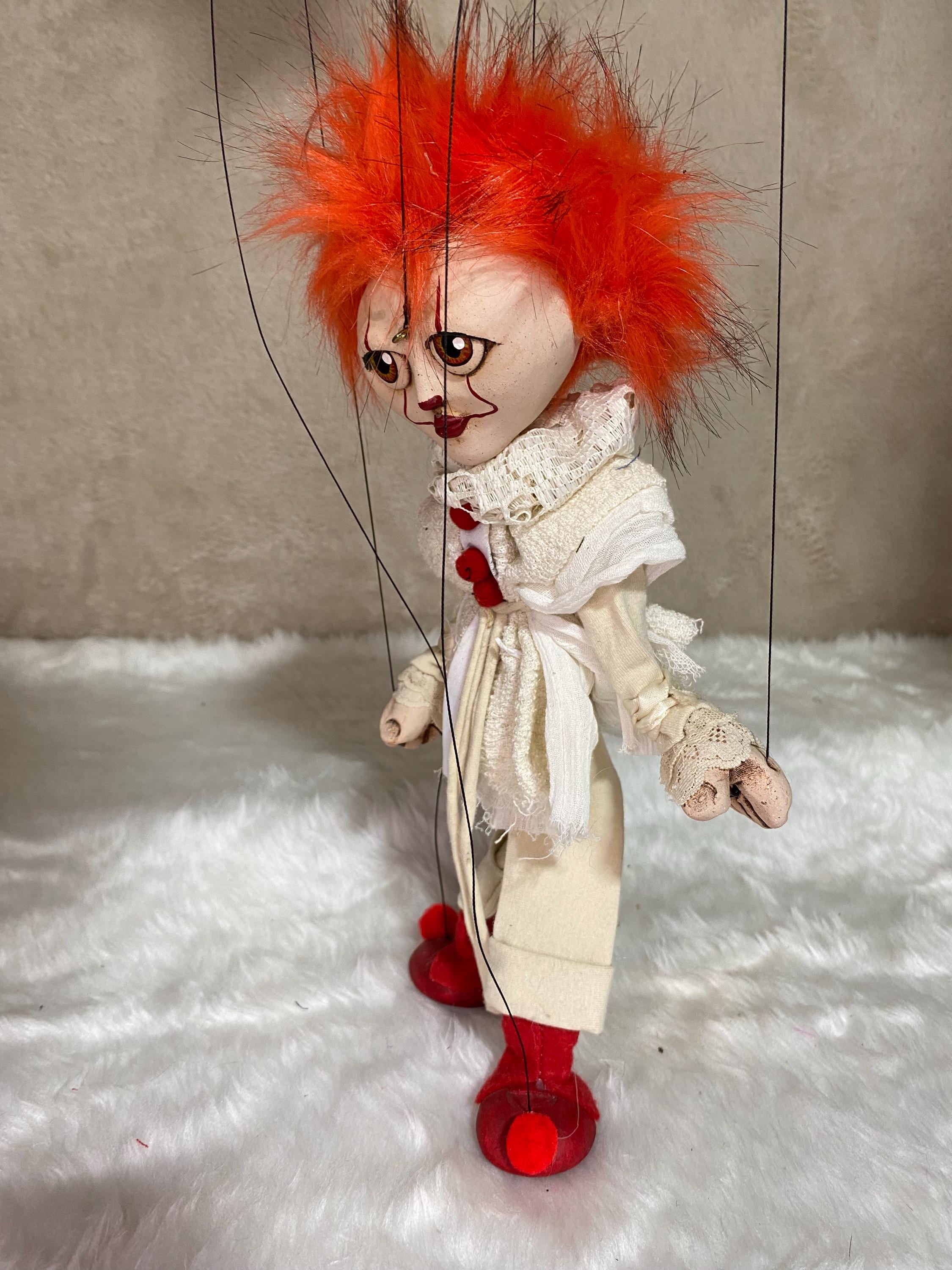 Pennywise the Dancing Clown: Cosplay Marionette Puppet