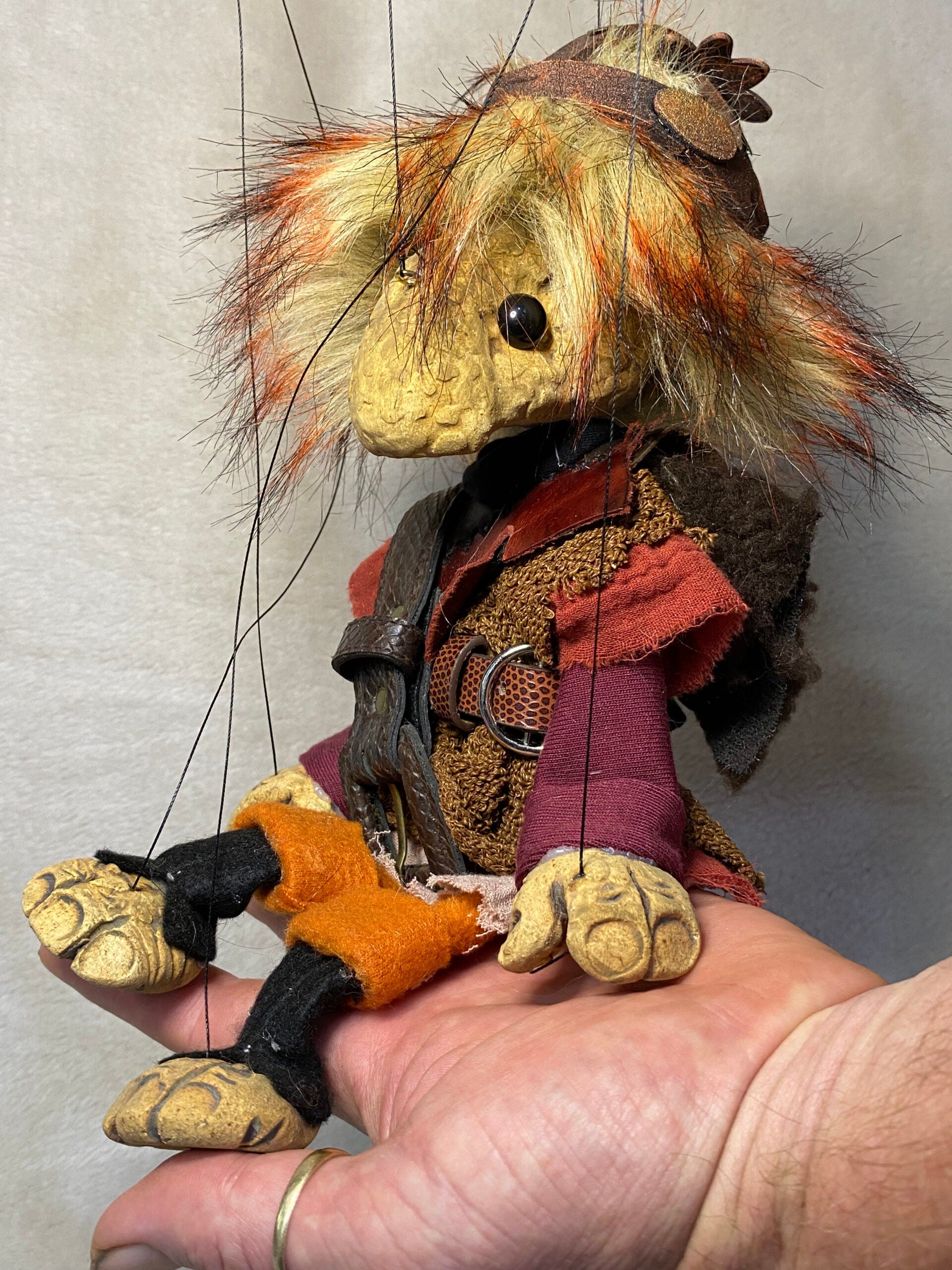 Hraef - a Desert-dweller Oddling Marionette