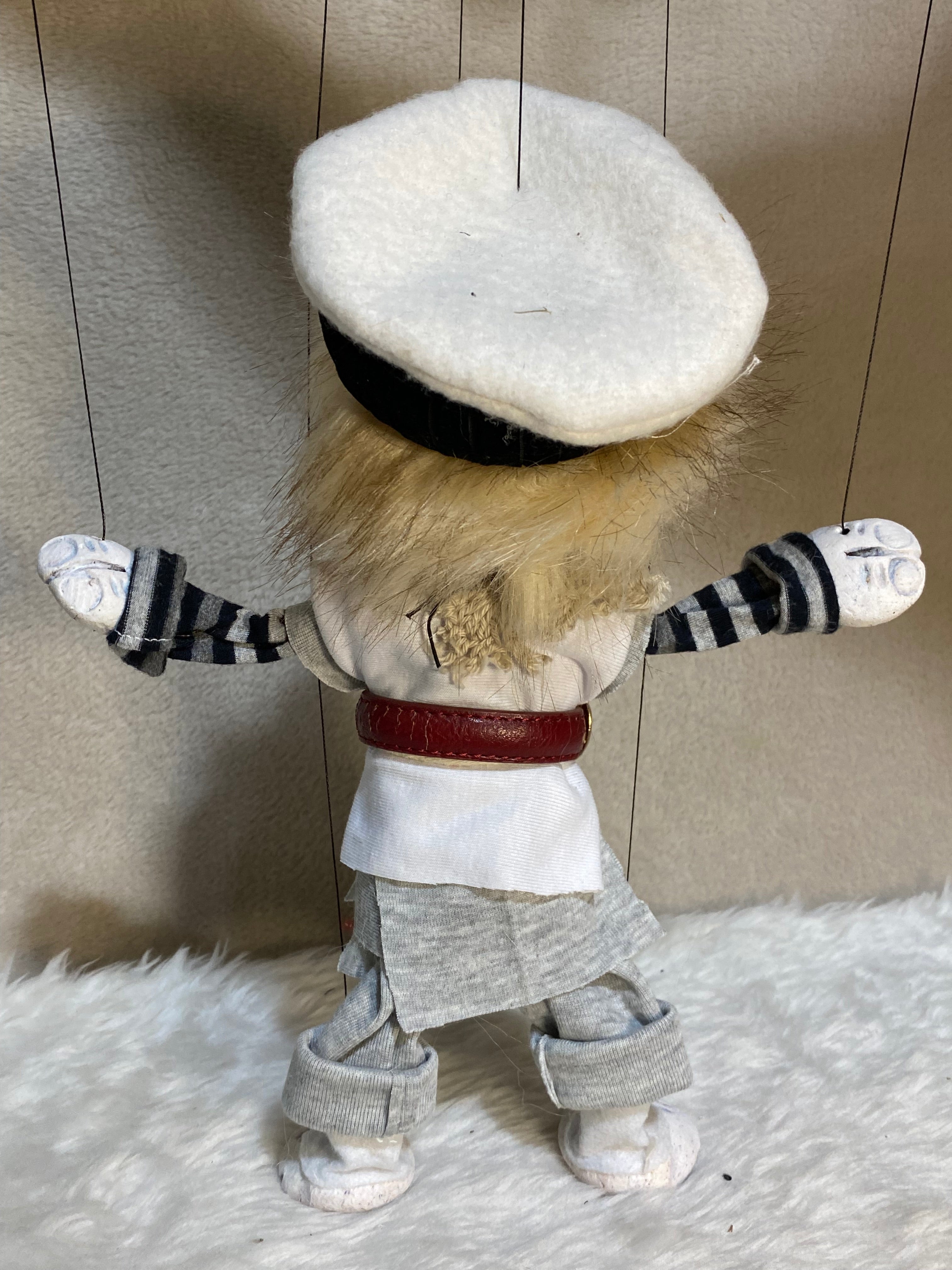 Di-daq: an Unusual Oddling Marionette