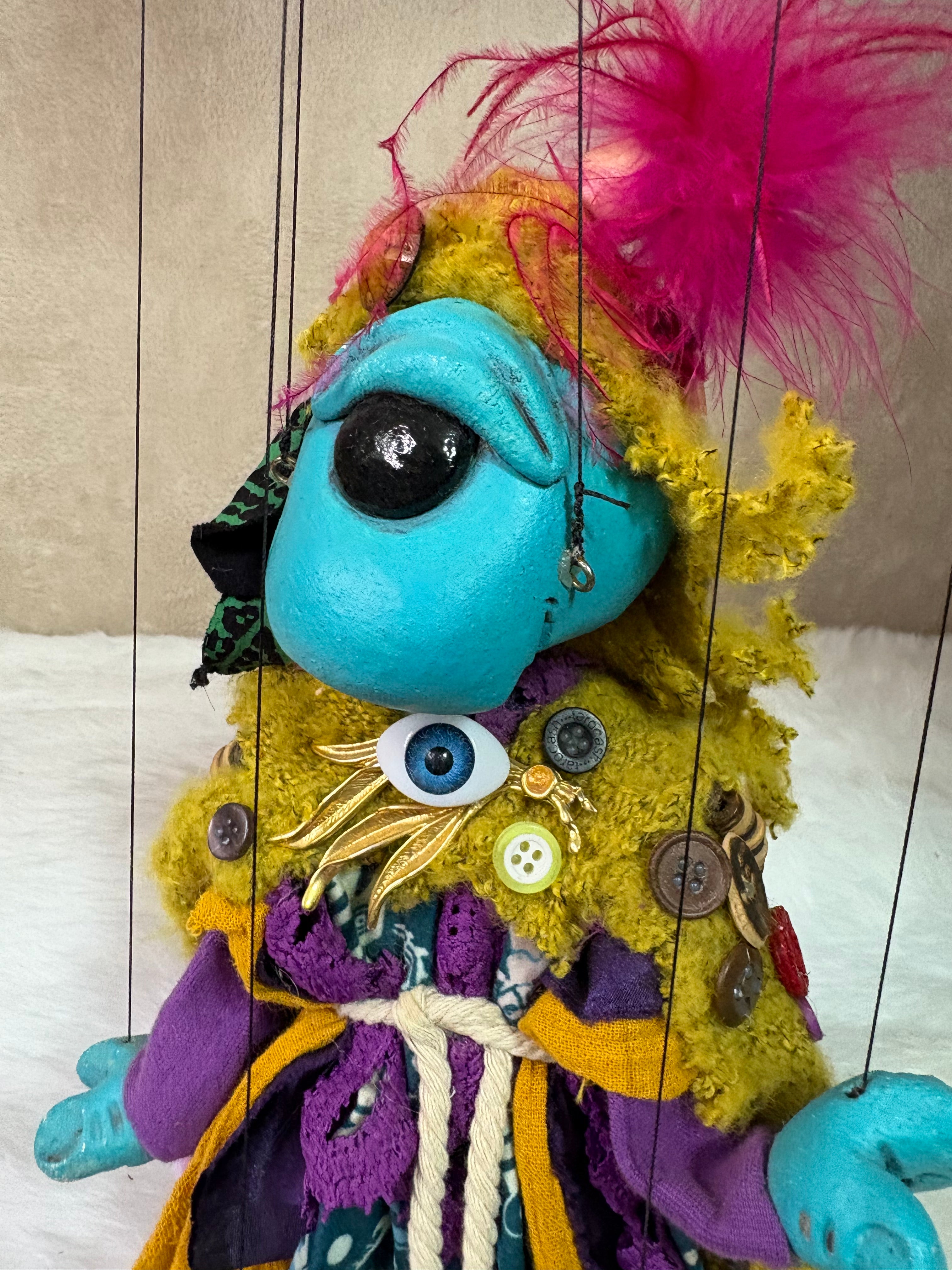 Hindwoods - an Eyelander Oddling marionette
