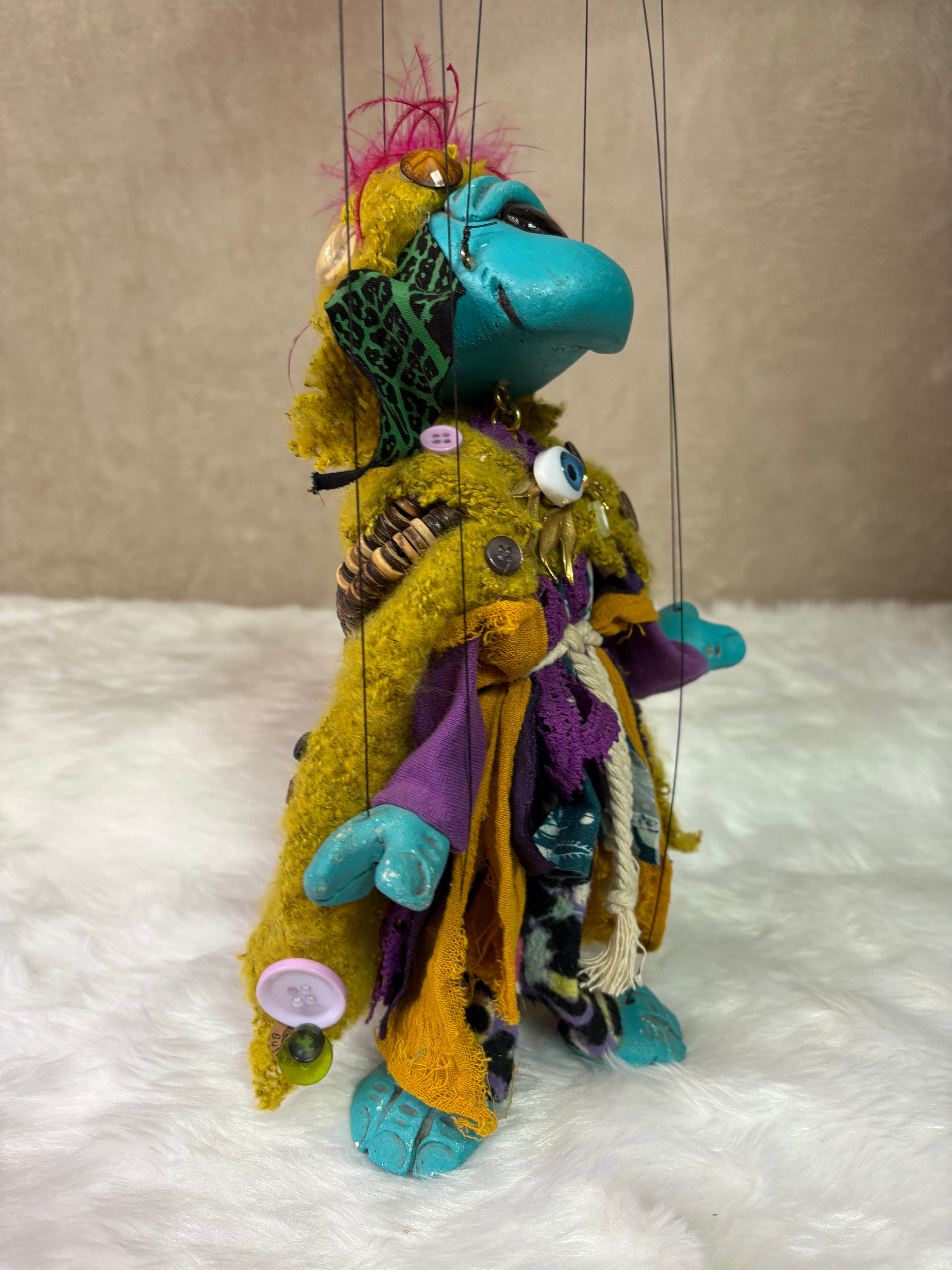 Hindwoods - an Eyelander Oddling marionette