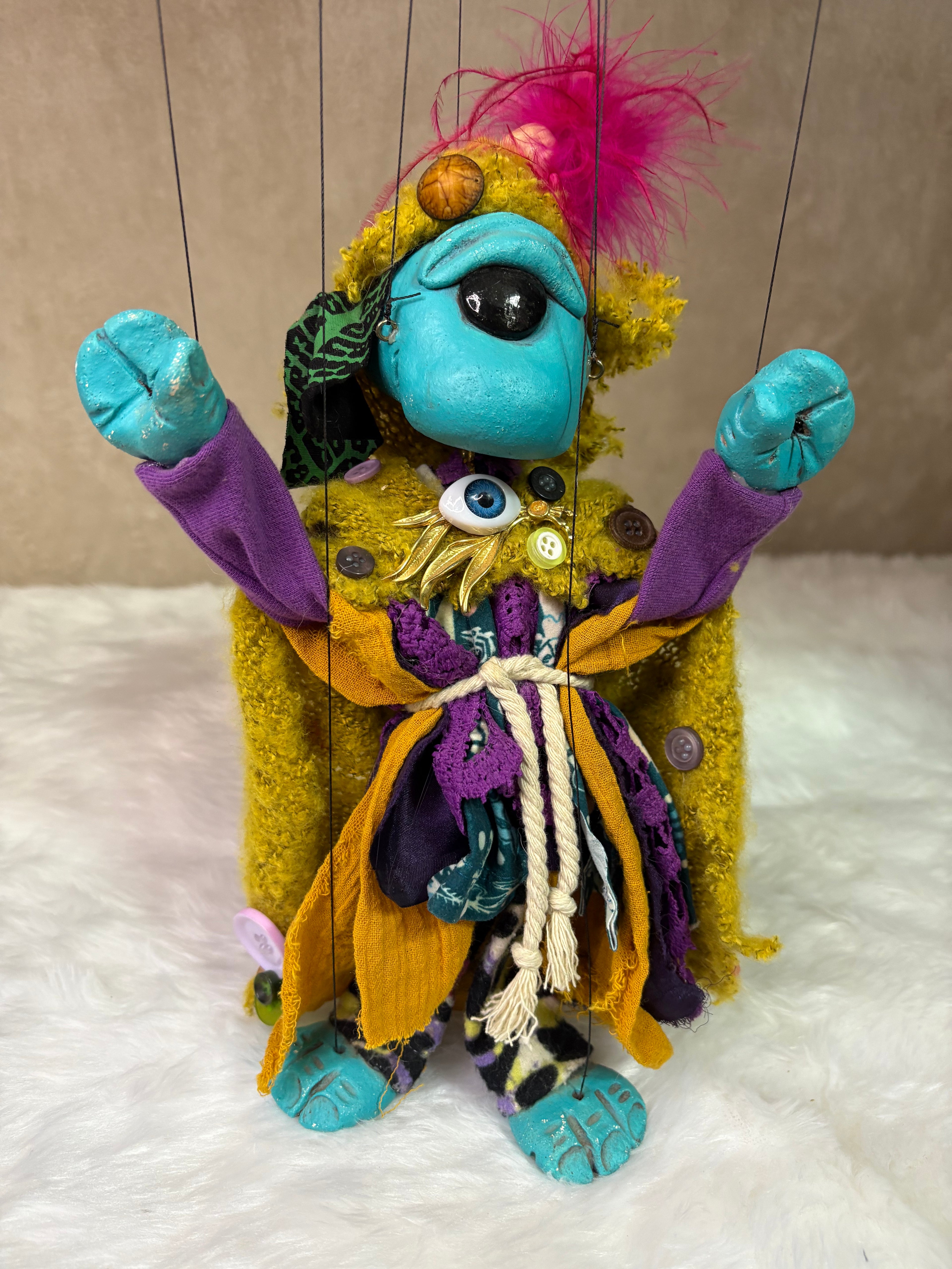 Hindwoods - an Eyelander Oddling marionette