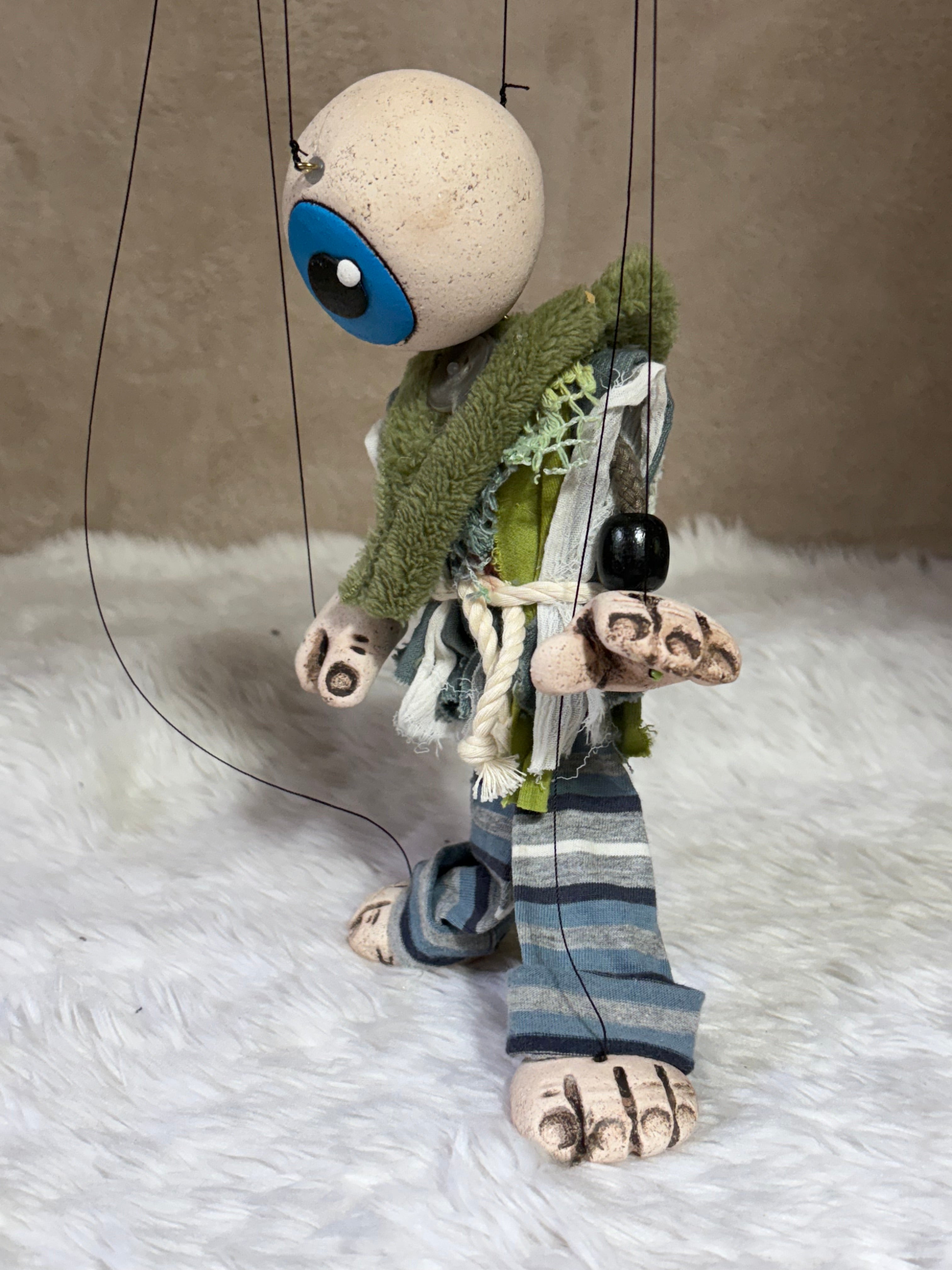 Eyeball Monster: Classic Marionette Puppet