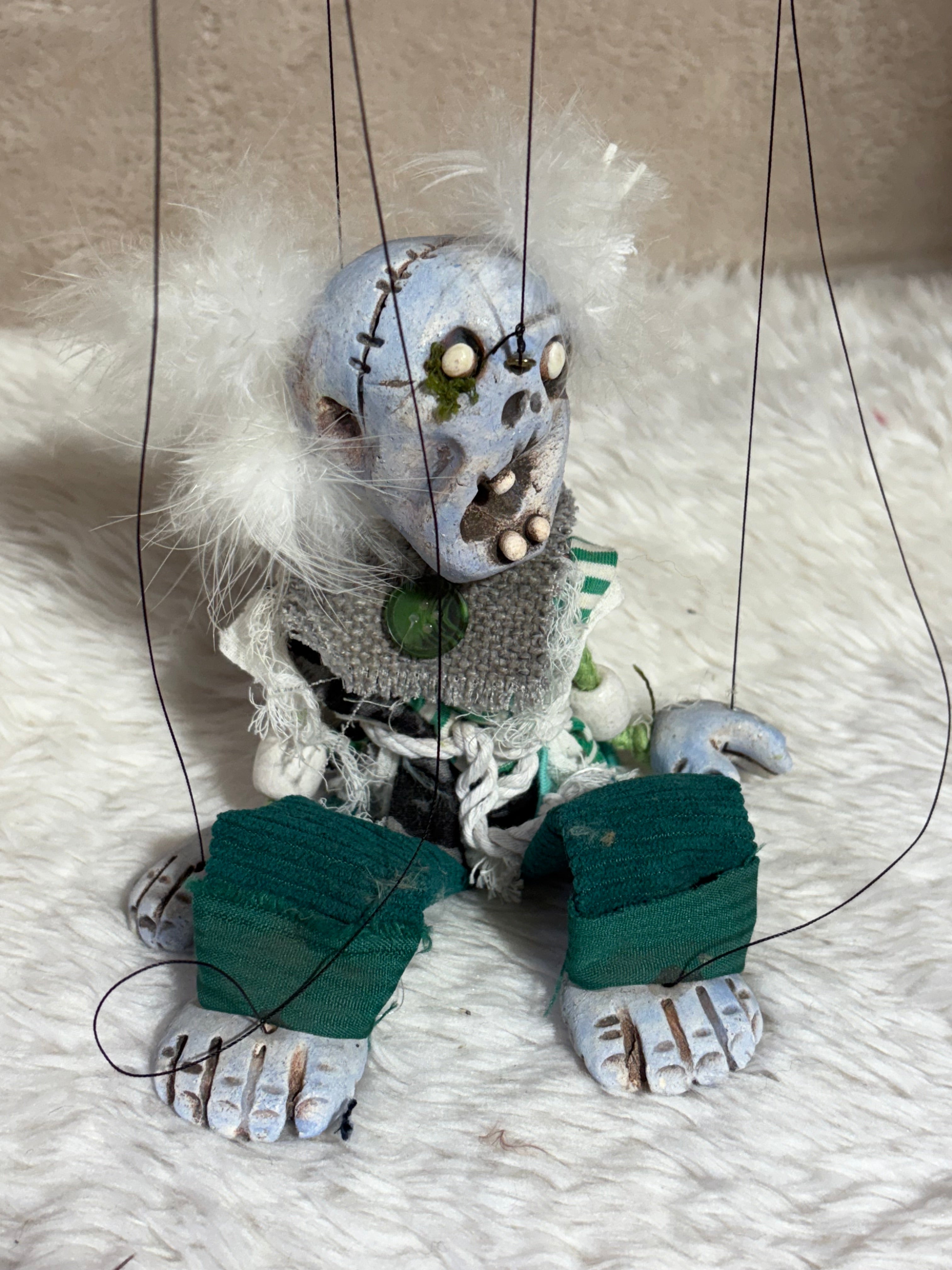 Squizz: Undead Zombie Marionette Puppet
