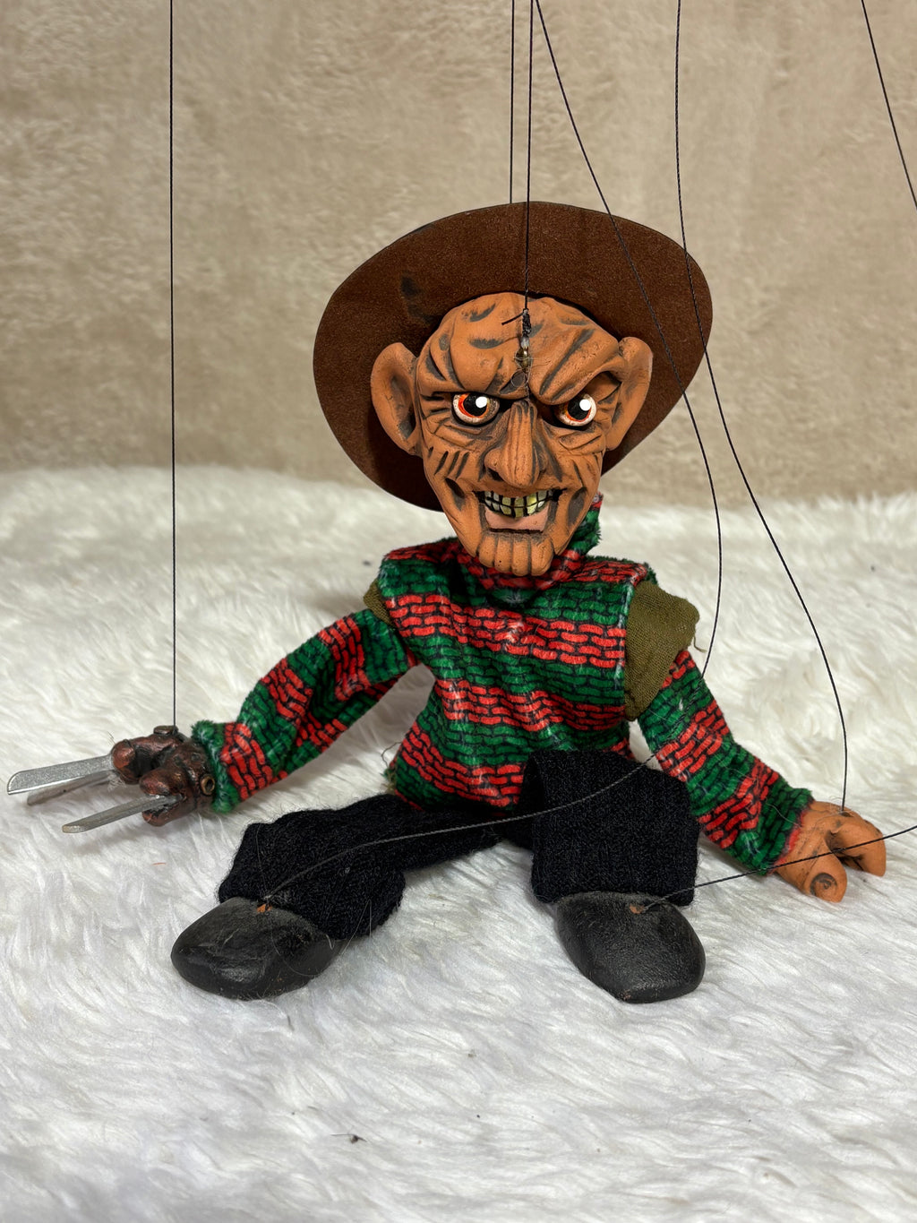 Freddy Krueger: Horror Slasher Marionette Puppet