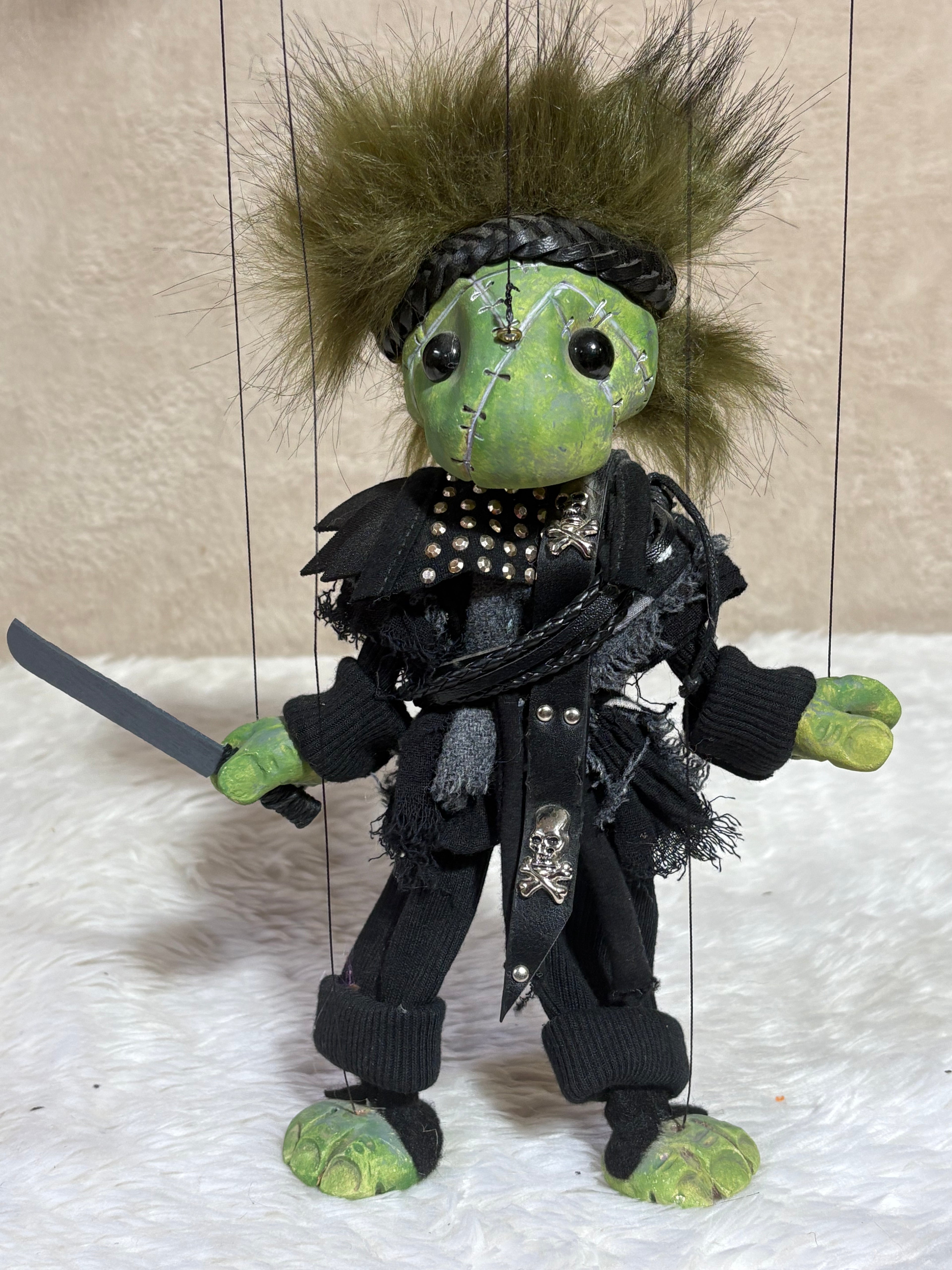 Bugbee: Deadly Knife-Master of Koaltraine's Bastards