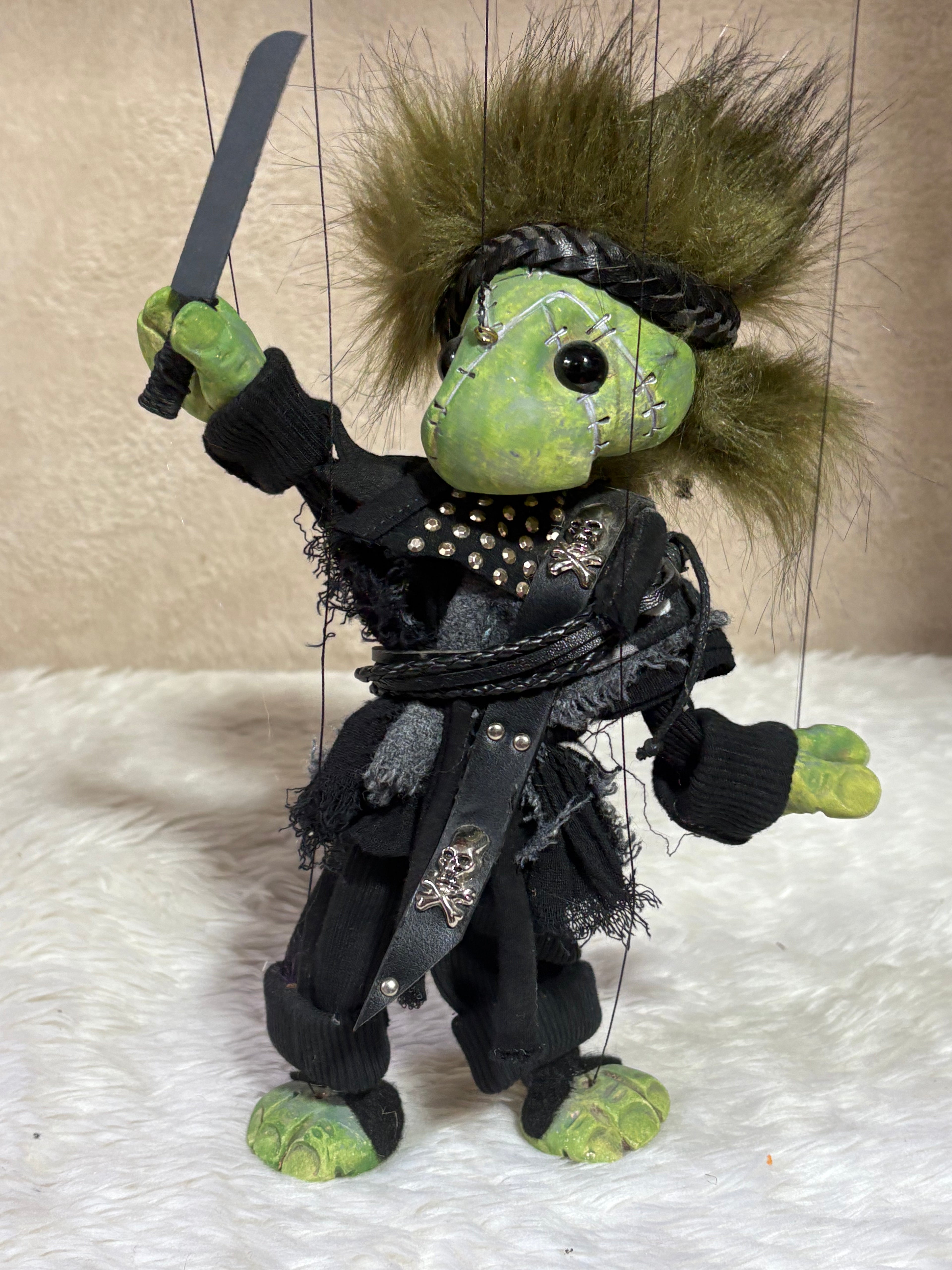 Bugbee: Deadly Knife-Master of Koaltraine's Bastards