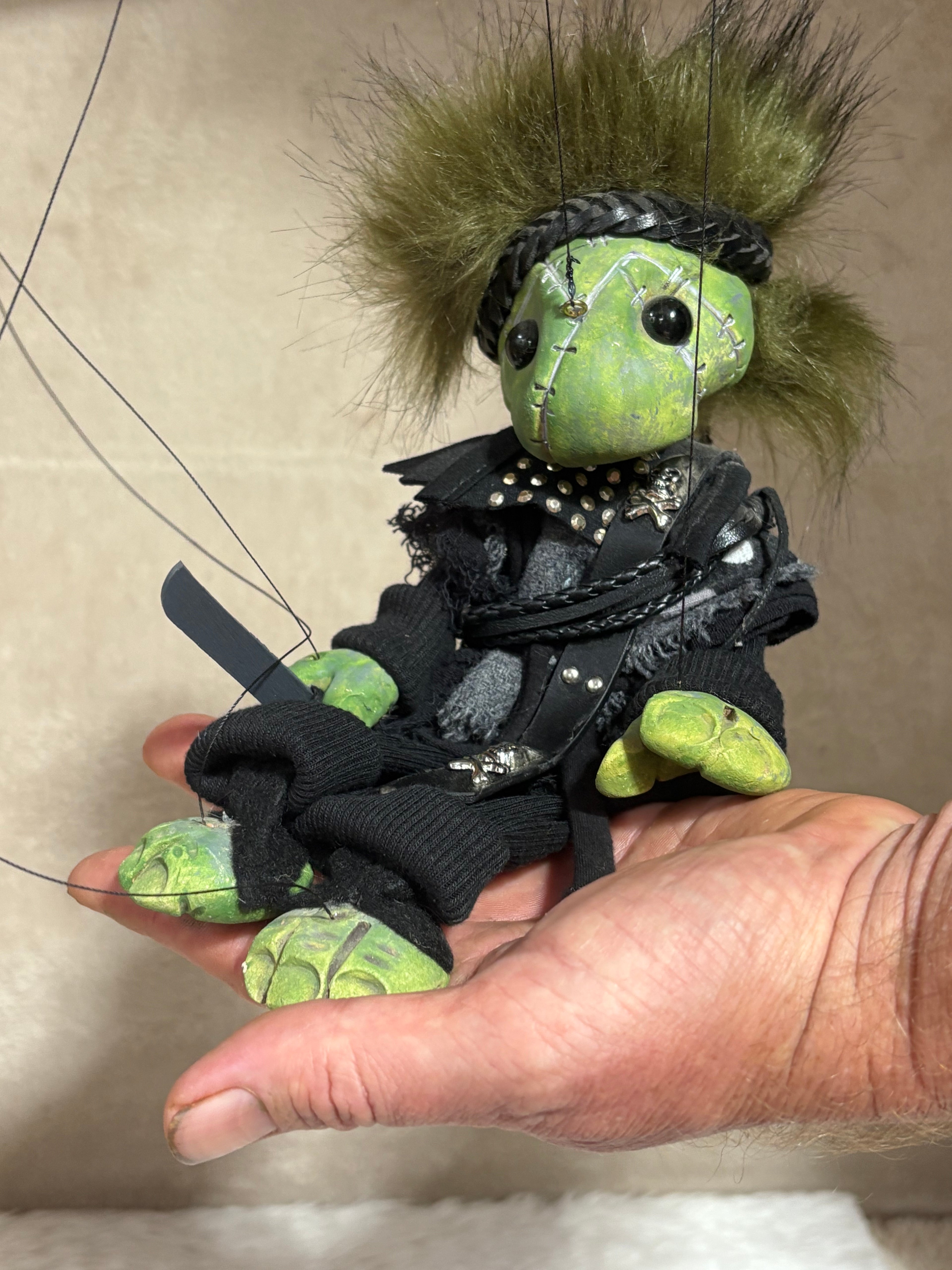 Bugbee: Deadly Knife-Master of Koaltraine's Bastards