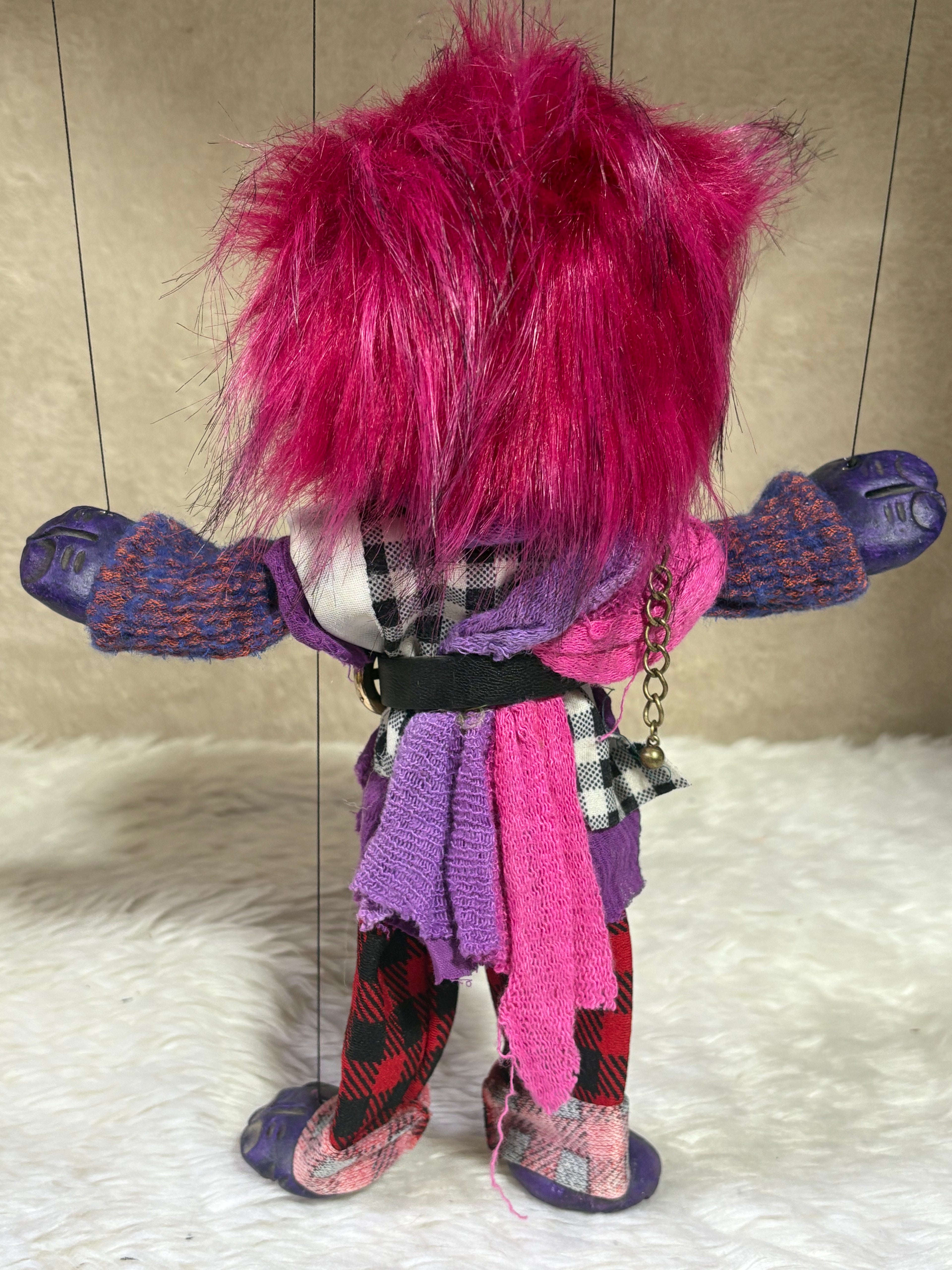 Lula-Betta: Curious Maidkin of the Forest Peeple