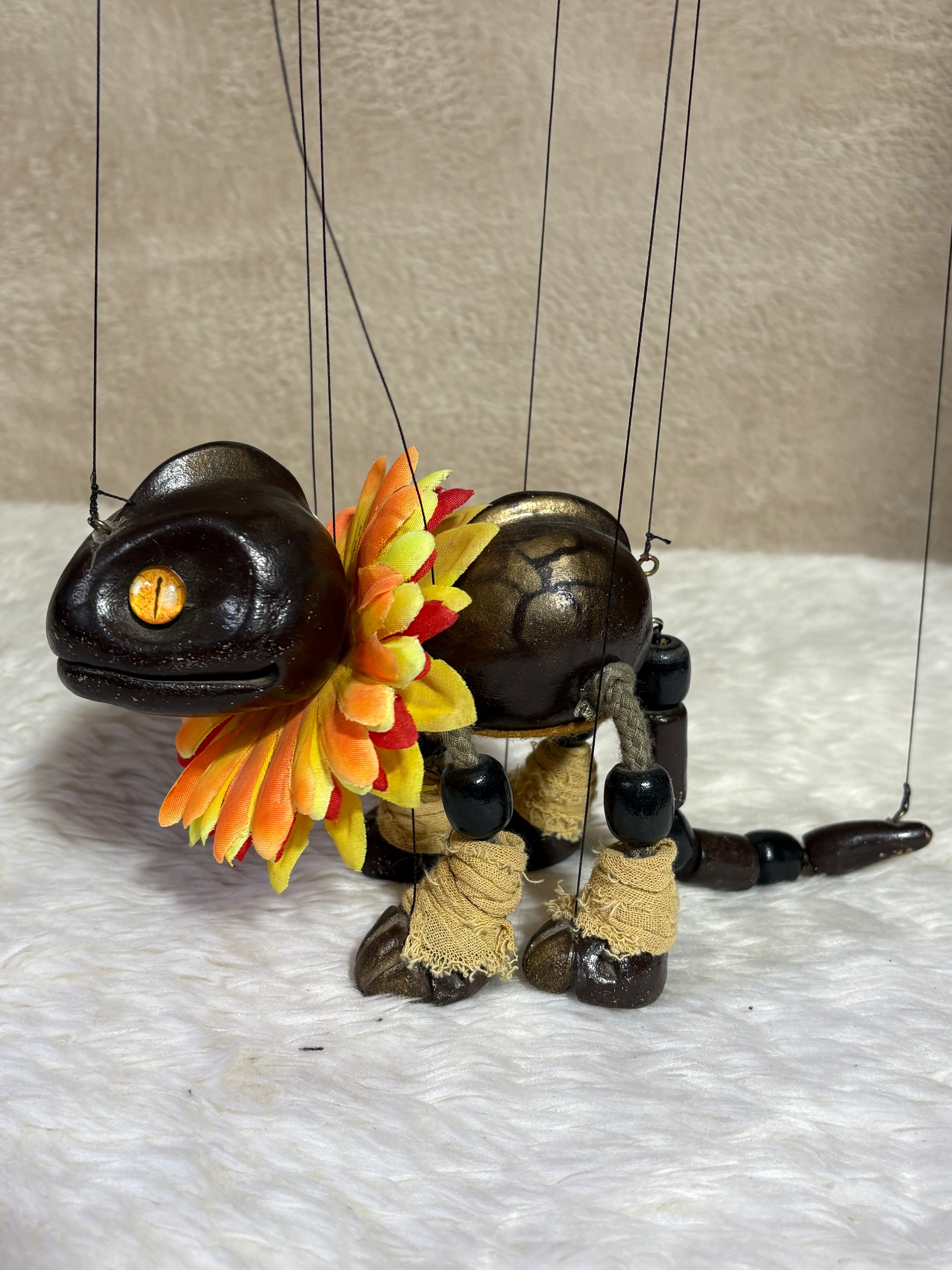 Frilled Neck Lizard- Marionette Puppet