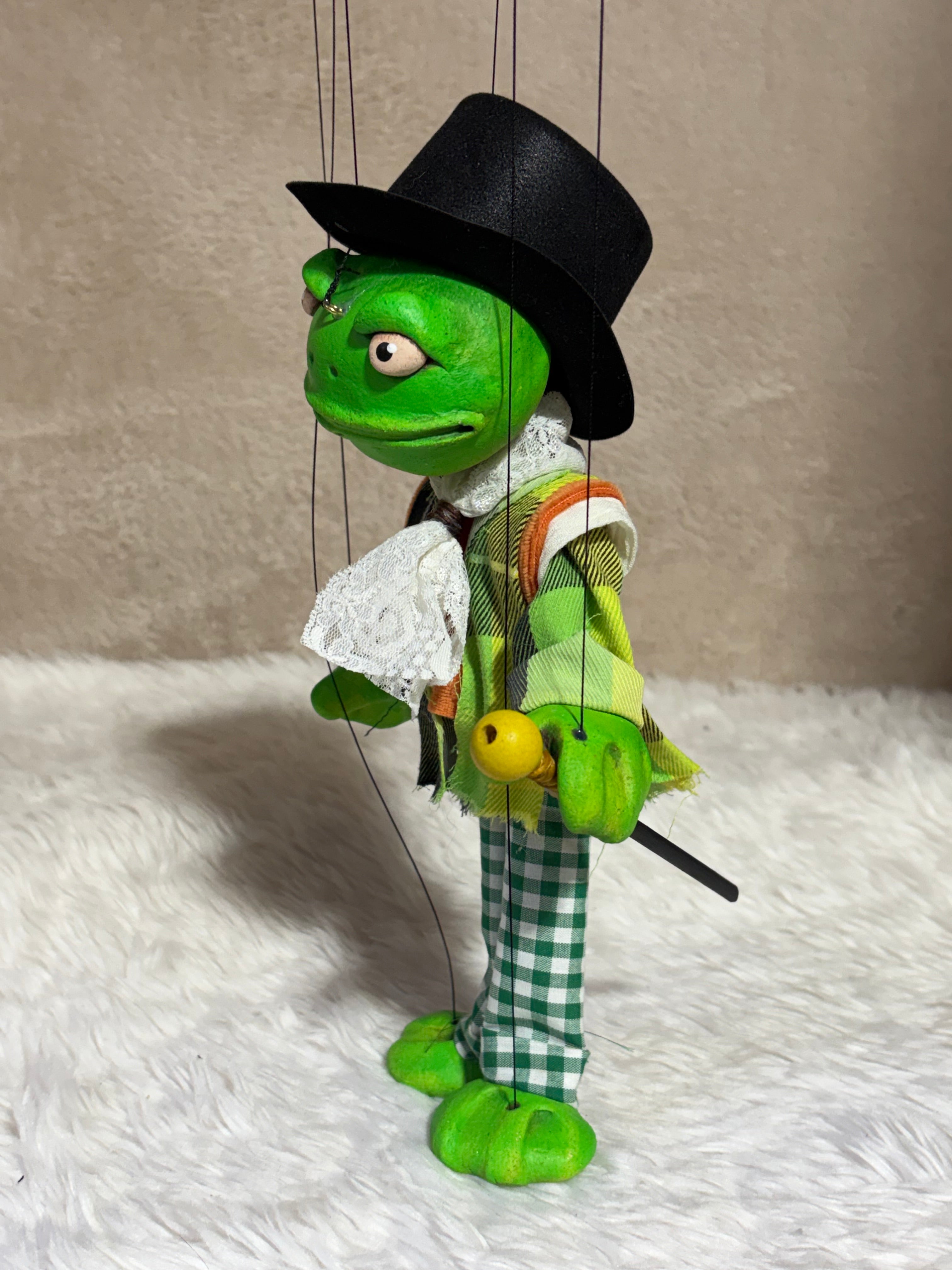 Thaddeus Von Croaksworth : Anthro Marionette