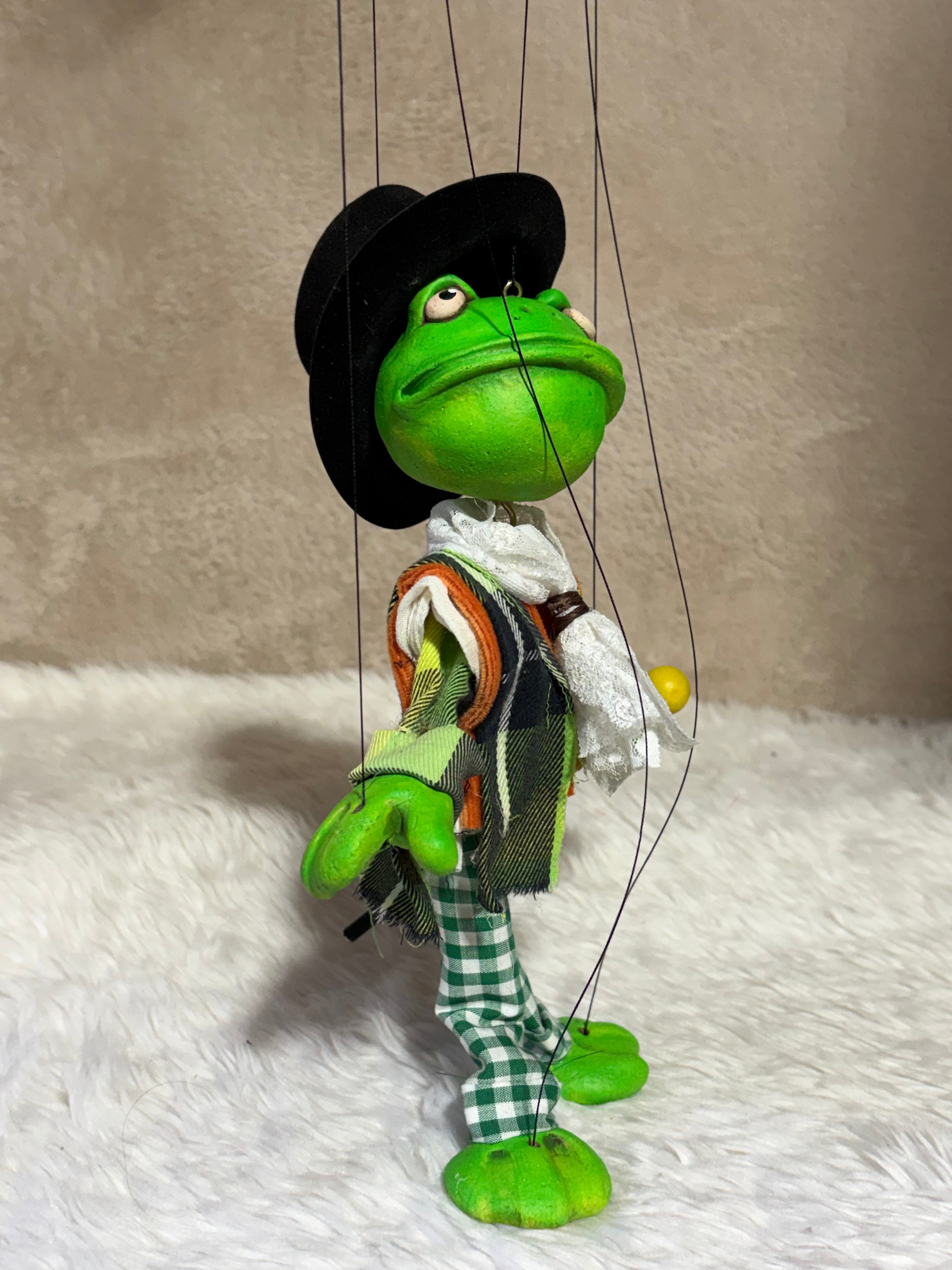 Thaddeus Von Croaksworth : Anthro Marionette