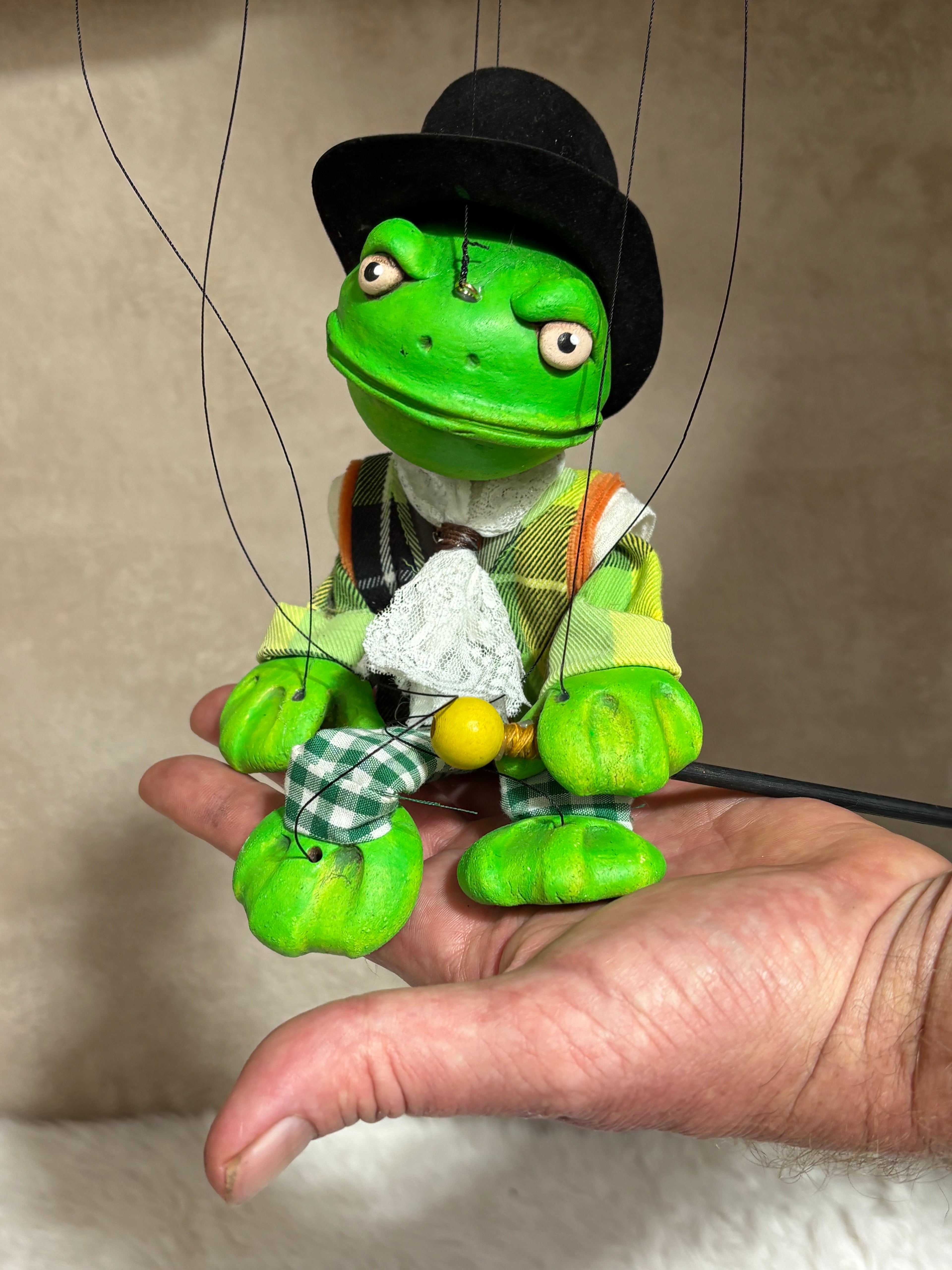 Thaddeus Von Croaksworth : Anthro Marionette