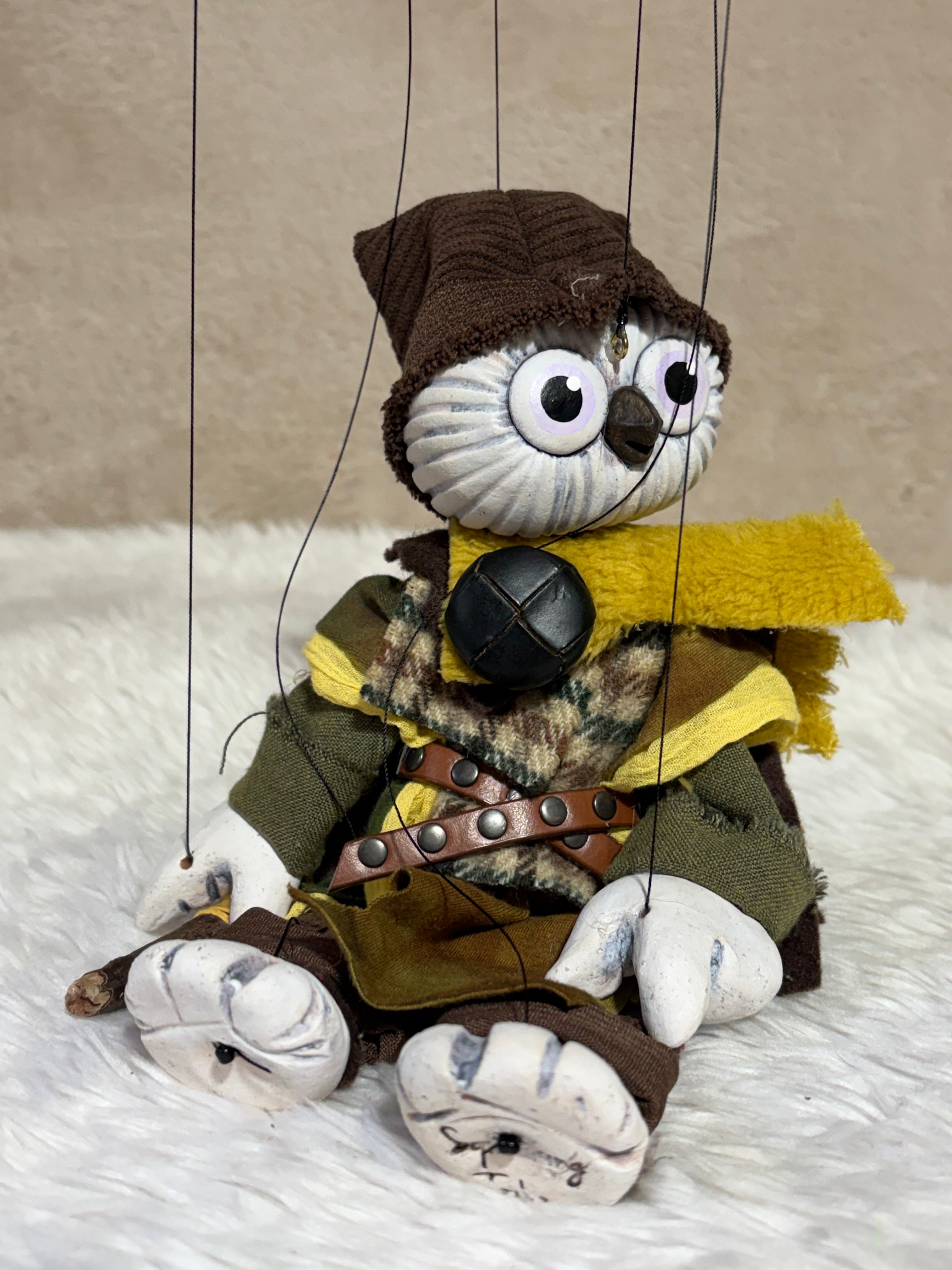 Hoots the Owl : Anthro Marionette