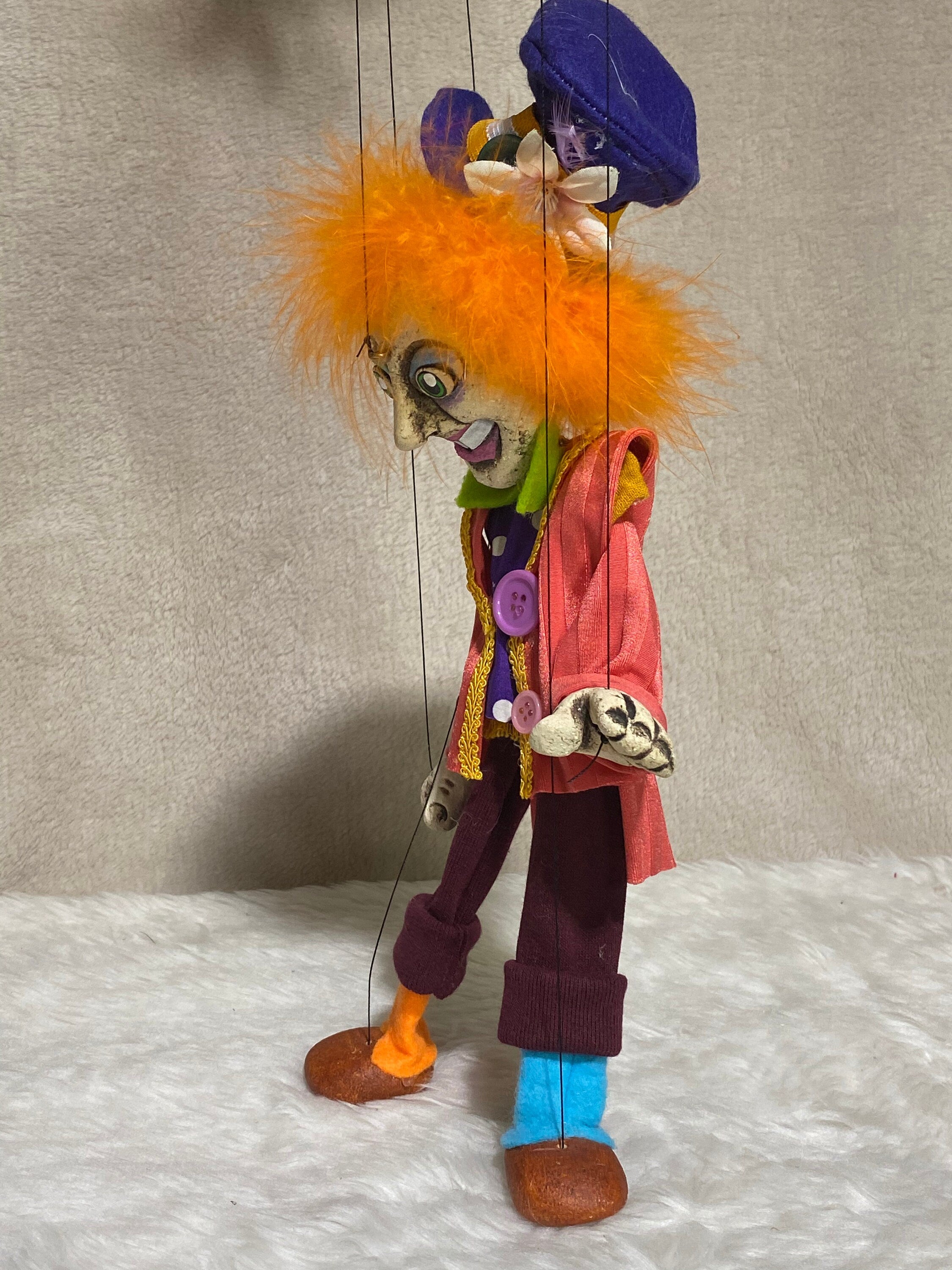 The Mad Hatter: Alice in Wonderland Marionette Puppet