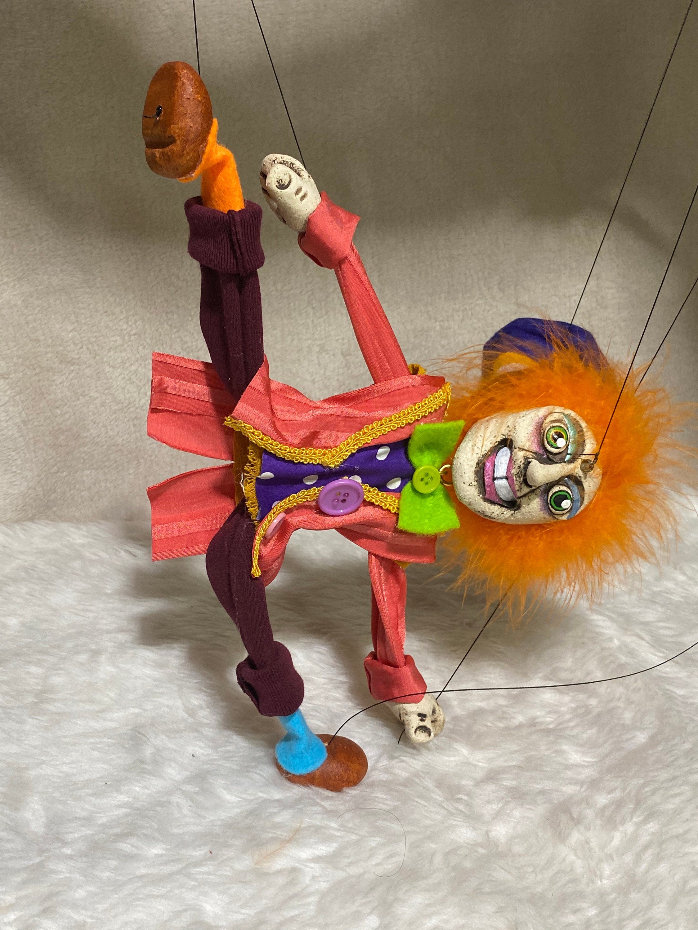 The Mad Hatter: Alice in Wonderland Marionette Puppet