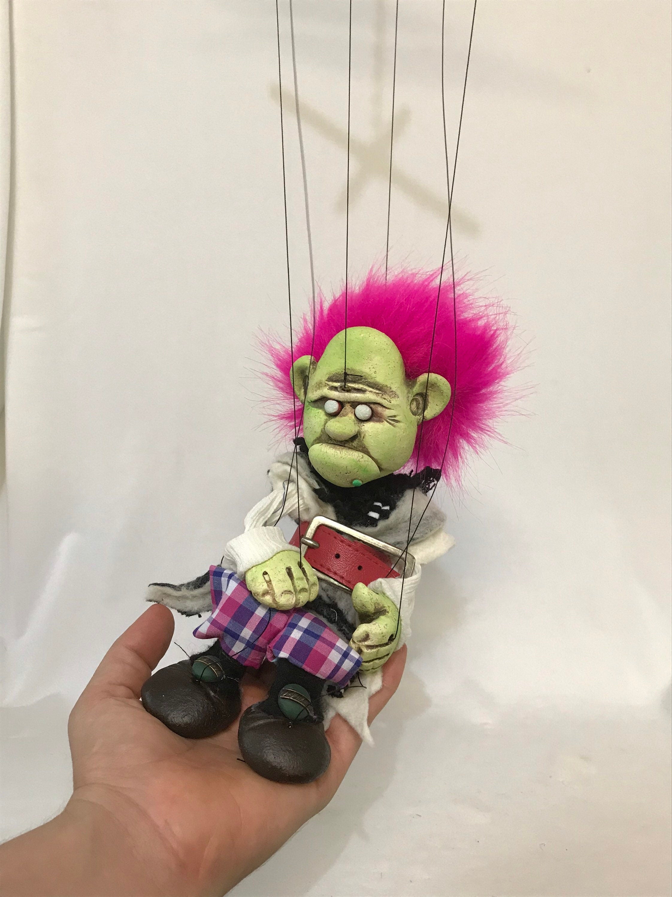Madge Mugwort: Zombie Marionette